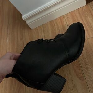 Size 6 fall booties new never worn